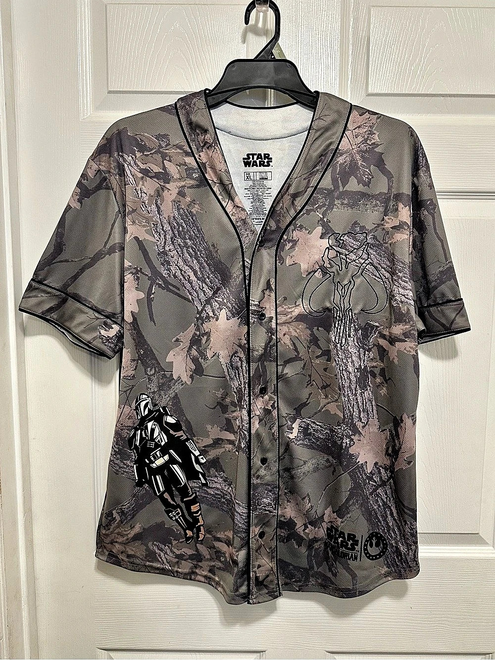 Star Wars Mandalorian Jersey Men's Camo Gray & Black XL Like New